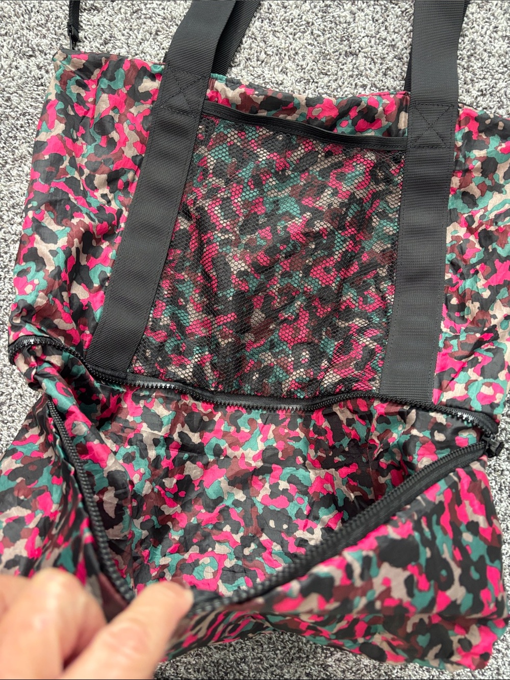 EUC Athleta Nylon Gym Bag - Picture 6 of 10